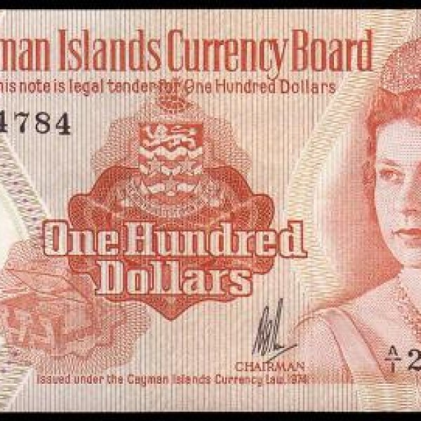 34 évesen a kajmán-szigeteki 100 dolláros bankjegyen